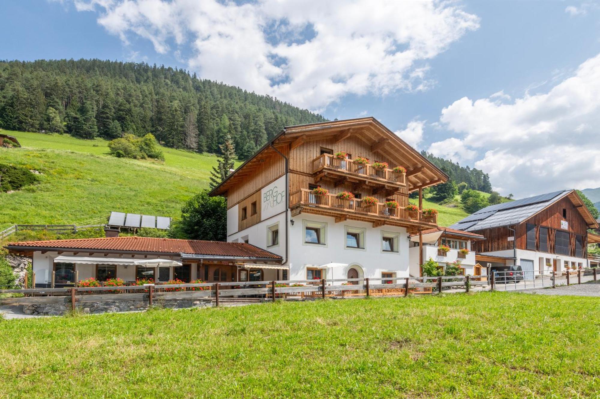 Naturhotel Berghof Pfunds Kültér fotó